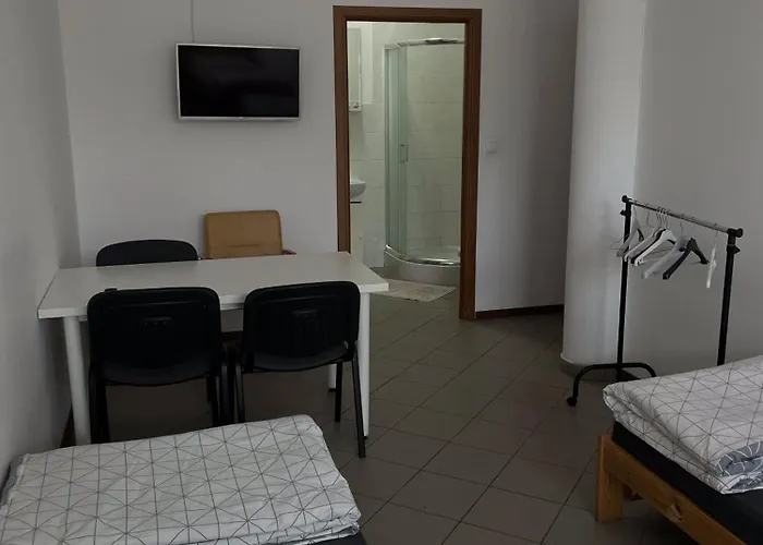 Pracownicze Lazur Pensión *