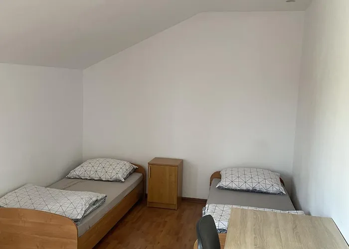 Pensión Pracownicze Lazur *